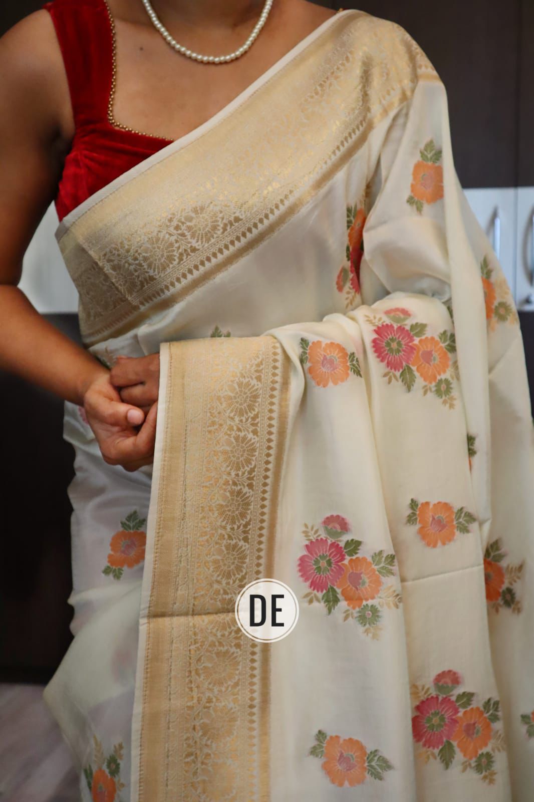 Grace in Threads: Pure Munga Silk Saree with Meena Work & Floral Motifs