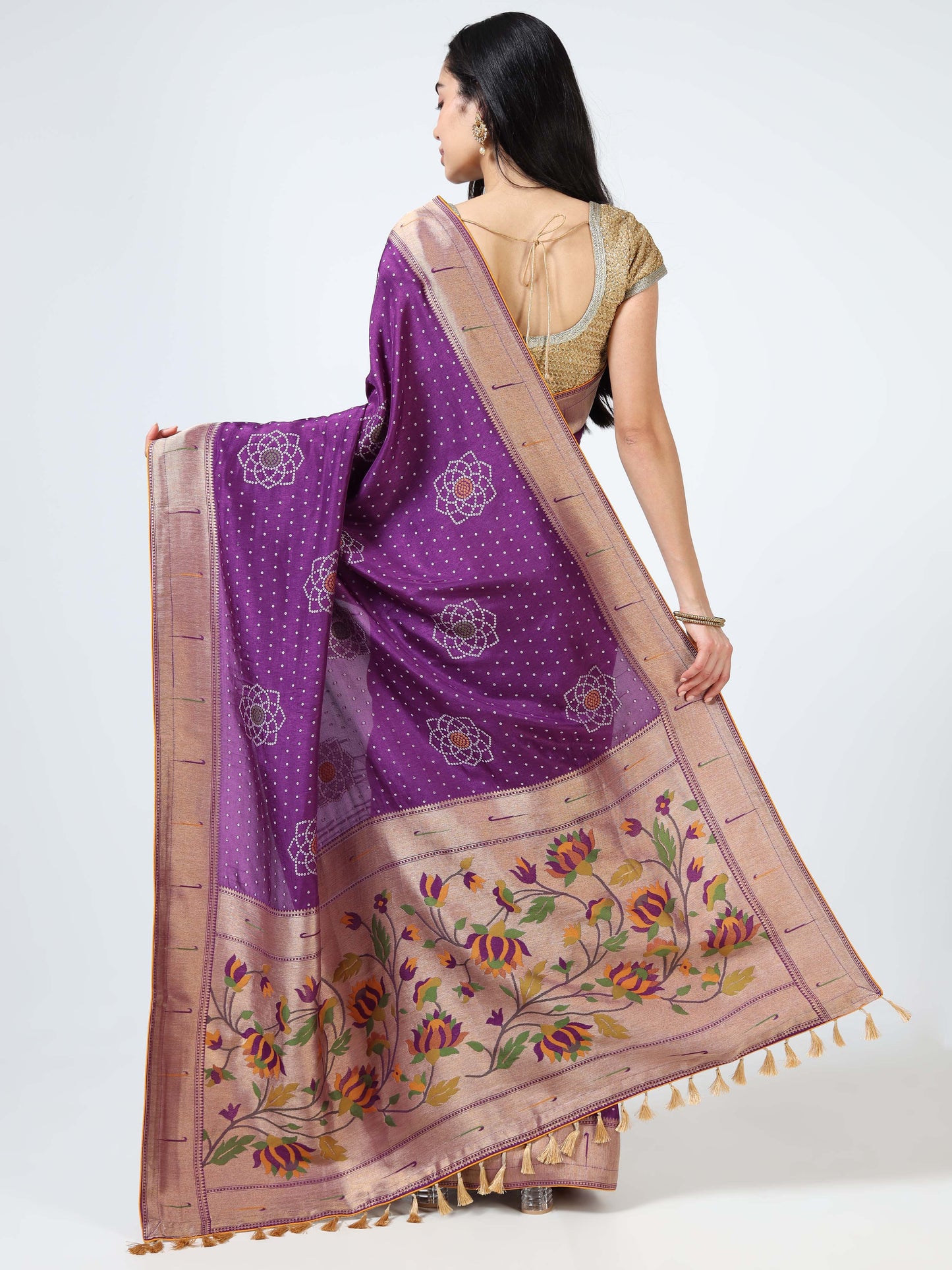 Bandhej with Paithani Pallu and Muniya Border