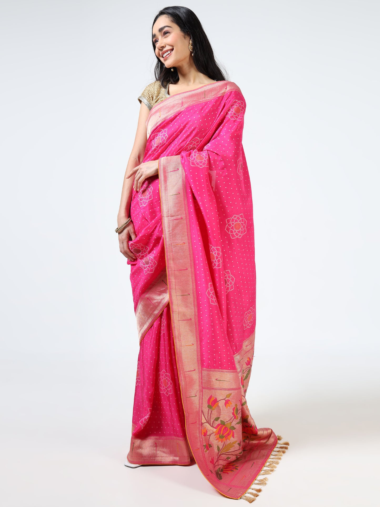 Bandhej with Paithani Pallu and Muniya Border