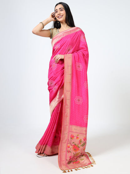 Bandhej with Paithani Pallu and Muniya Border