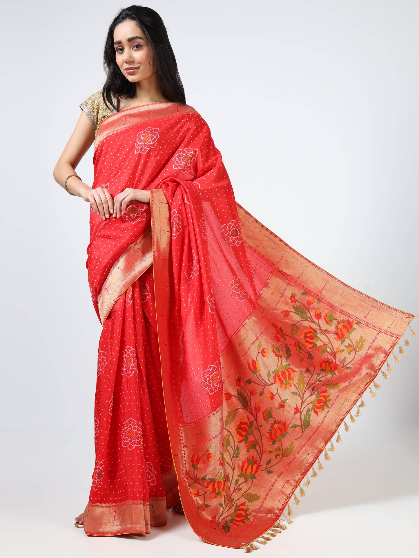 Bandhej with Paithani Pallu and Muniya Border