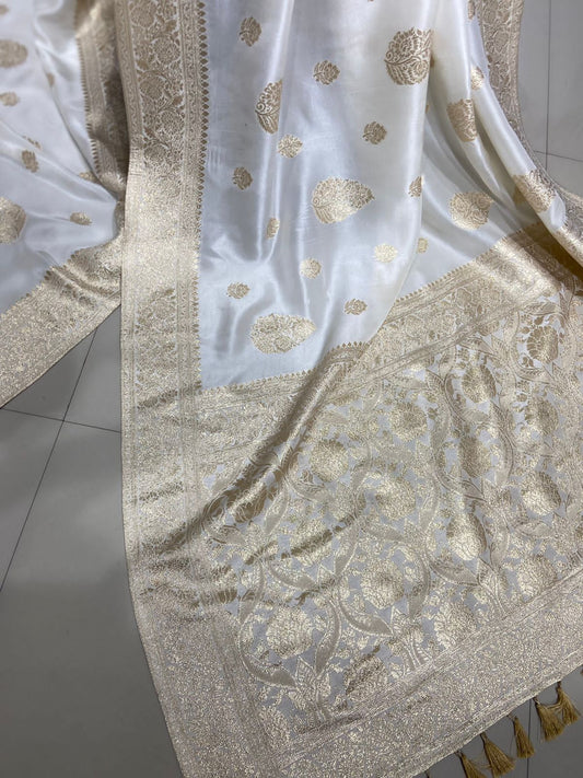 PURE MUNGA SILK WITH CONTRAST BLOUSE LEAF MOTIF WITH RICH PALLU