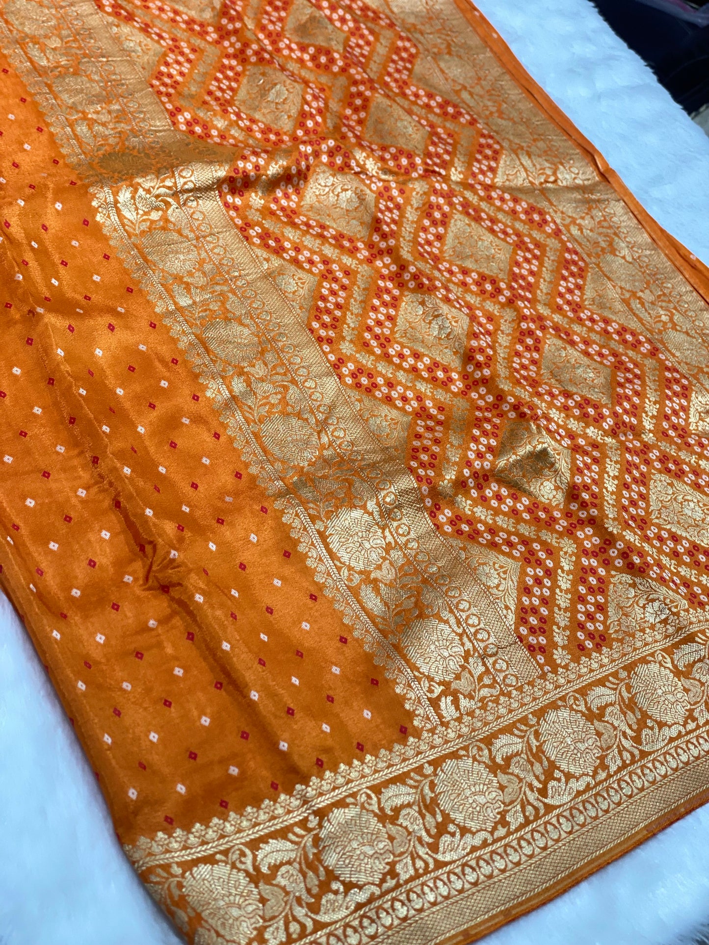 Golden Radiance Bandhej Weaving Banarasi Munga Silk Saree