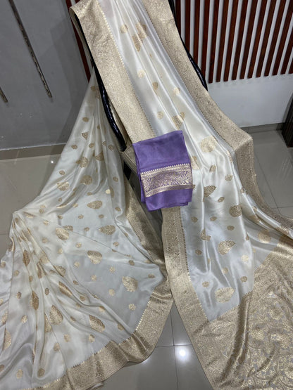 PURE MUNGA SILK WITH CONTRAST BLOUSE LEAF MOTIF WITH RICH PALLU