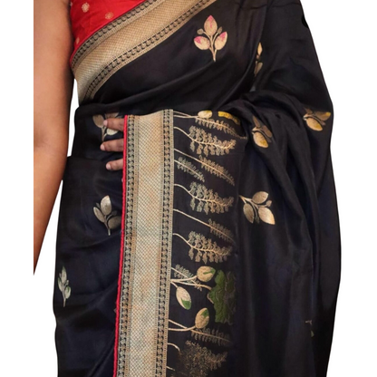 Munga Silk Saree with Paithani Floral Weaving